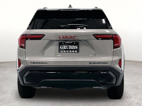 Used 2026 GMC Terrain Elevation w/ Elevation Premium Package FWD image 5