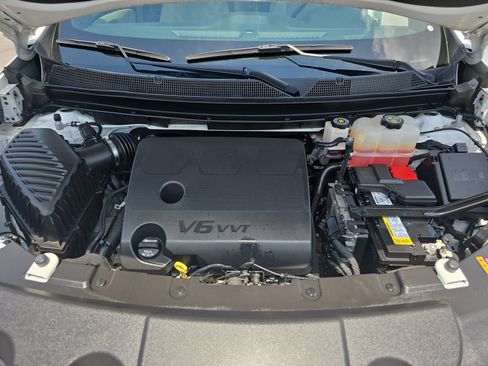 Used 2023 Chevrolet Traverse LS AWD/4WD image 28