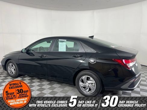 Used 2024 Hyundai Elantra SE FWD image 8