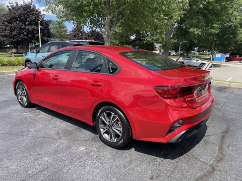Used 2023 Kia Forte LXS w/ LXS Technology Package FWD image 3