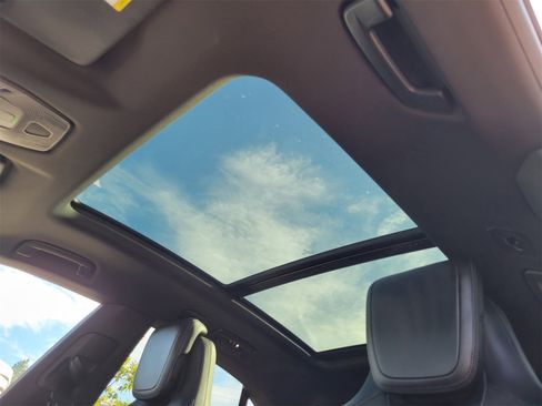 Certified 2025 Porsche Macan 4S Electric image 26