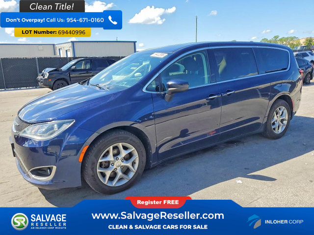 Used 2017 Chrysler Pacifica Touring Plus w/ Tire & Wheel Group FWD image 1