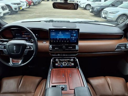 Used 2022 Lincoln Navigator L Reserve AWD/4WD image 6