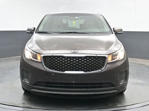 Used 2017 Kia Sedona LX w/ LX Essentials Premium Package FWD image 3