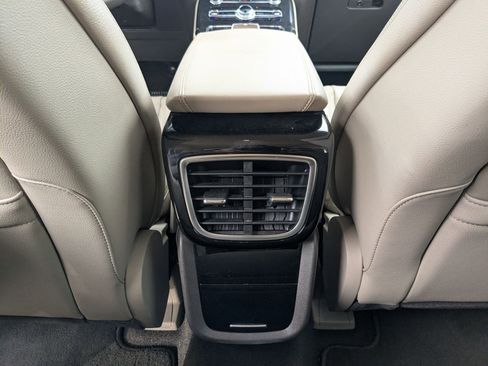 Used 2022 Lincoln Nautilus FWD w/ Premium Package image 22