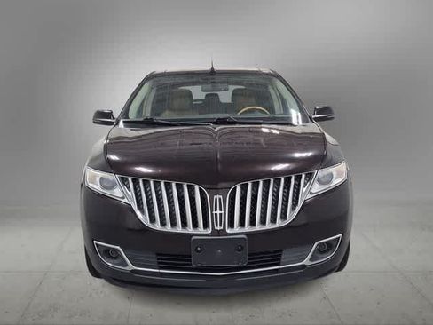 Used 2013 Lincoln MKX AWD image 3