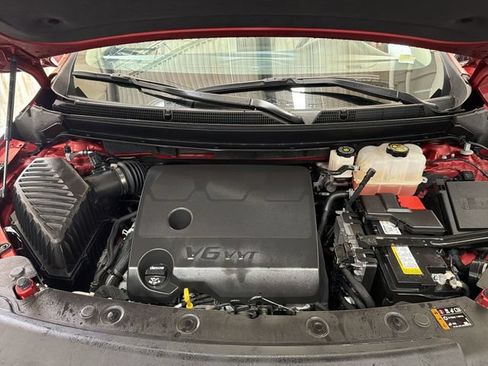 Certified 2024 Buick Enclave Essence w/ LPO, Floor Liner Package AWD/4WD image 27