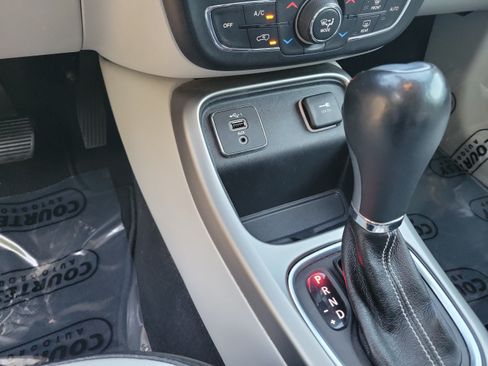 Used 2021 Jeep Compass Latitude FWD image 20