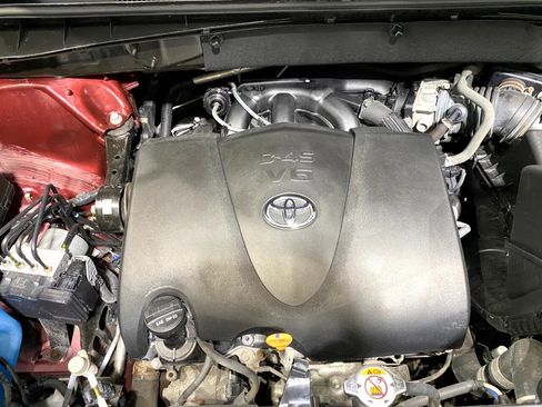 Used 2018 Toyota Highlander Limited Platinum image 24