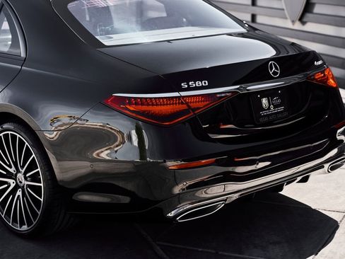 Used 2023 Mercedes-Benz S 580 4MATIC Sedan image 9