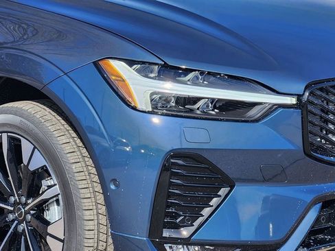 New 2026 Volvo XC60 B5 Plus w/ Protection Package Premier image 28