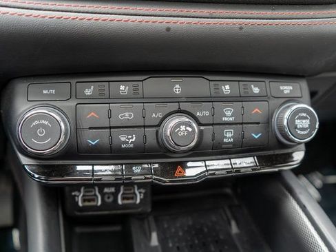 Used 2025 Dodge Durango R/T AWD/4WD image 32