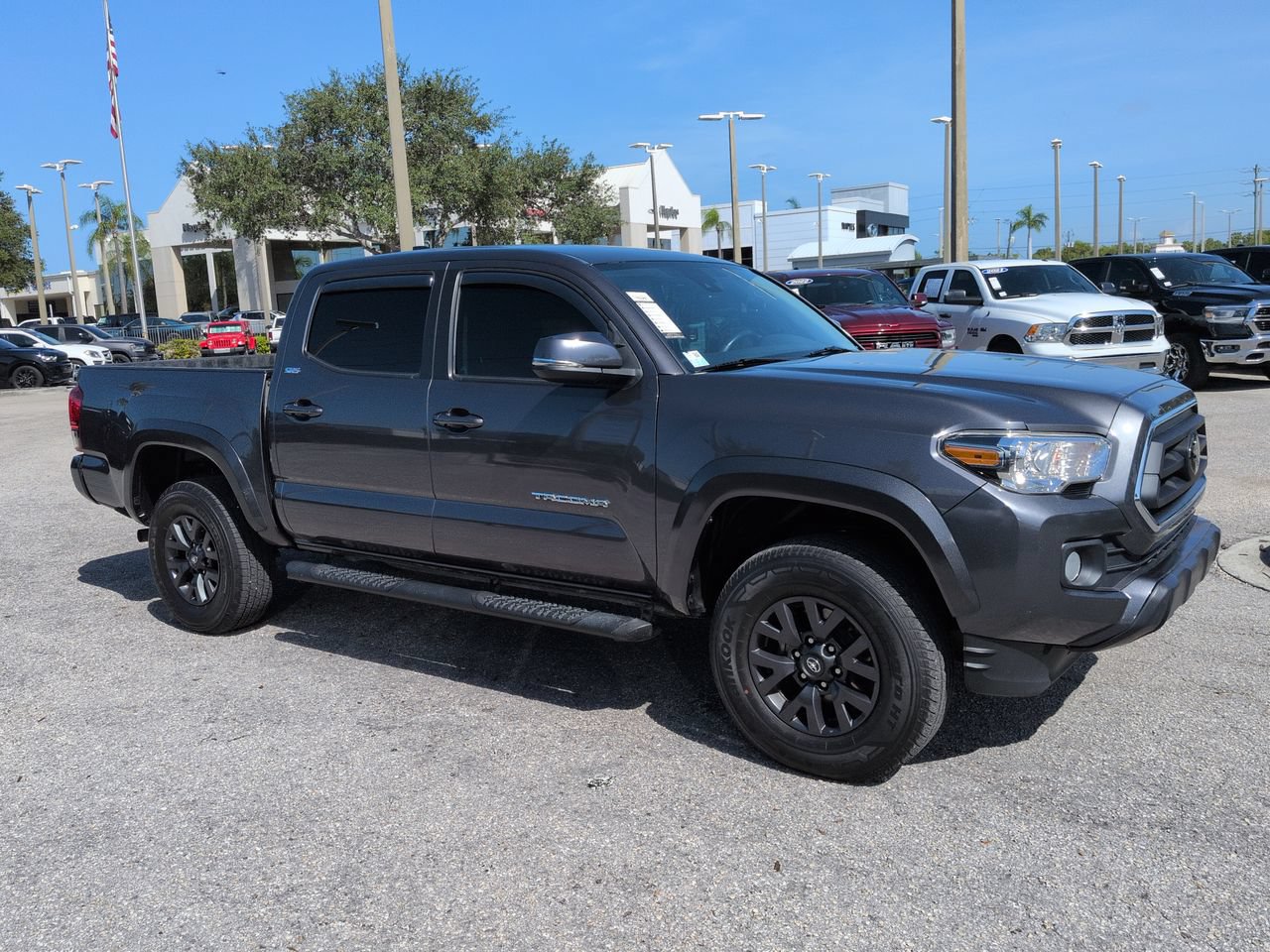 Used 2023 Toyota Tacoma SR5 AWD/4WD image 2