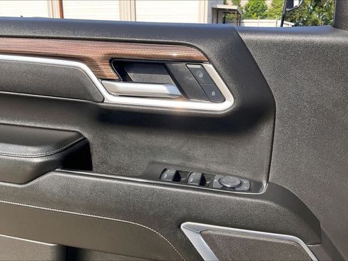 Used 2025 Chevrolet Silverado 1500 LT RWD image 33