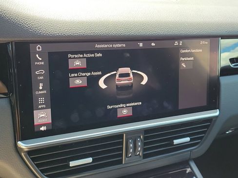 Used 2021 Porsche Cayenne S image 27