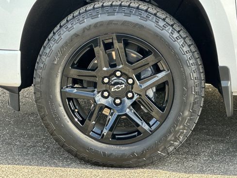 Certified 2023 Chevrolet Silverado 1500 RST AWD/4WD image 36