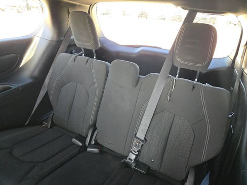Used 2018 Chrysler Pacifica Touring Plus w/ S Appearance Package FWD image 22