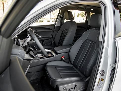Certified 2025 Audi Q5 Premium w/ Convenience Package AWD/4WD image 13