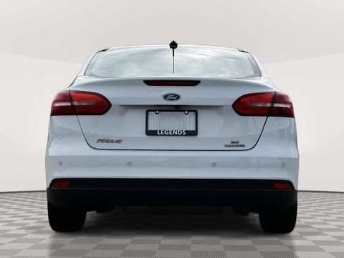 Used 2016 Ford Focus SE w/ Reverse Sensing Package FWD image 5
