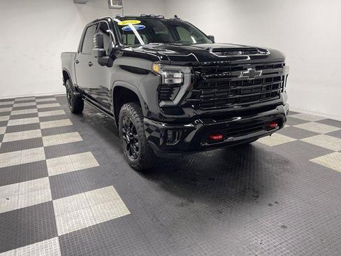 Used 2025 Chevrolet Silverado 2500 LTZ w/ LTZ Plus Package AWD/4WD image 5