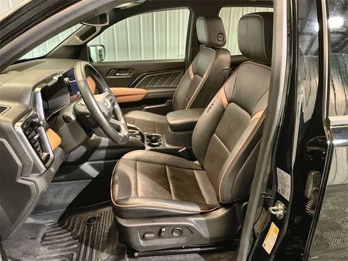 Used 2023 GMC Canyon AT4 w/ AT4 Premium Package image 18