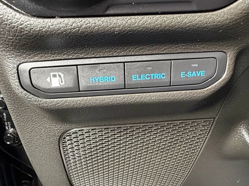 Used 2023 Jeep Wrangler Unlimited Rubicon 4xe image 32