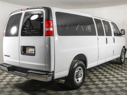 Used 2025 Chevrolet Express 3500 LT w/ LT Preferred Equipment Group RWD image 14