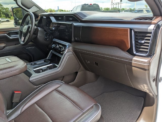 Used 2024 GMC Sierra 2500 Denali w/ Denali Reserve Package AWD/4WD image 14