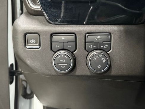 Used 2024 Chevrolet Silverado 2500 LT image 17