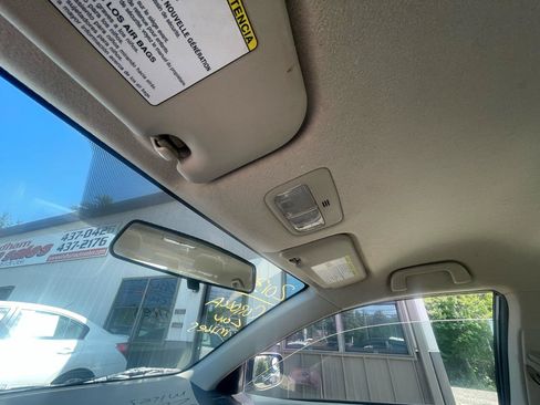 Used 2013 Toyota Corolla LE FWD image 16