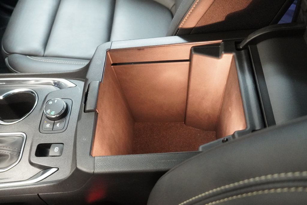 Used 2023 Chevrolet Traverse LT w/ LT Premium Package AWD/4WD image 33