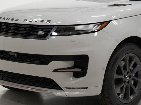 Used 2025 Land Rover Range Rover Sport Dynamic SE AWD/4WD image 9