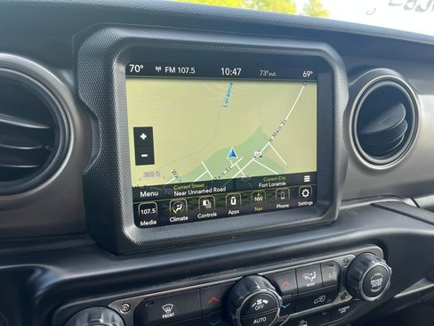 Used 2022 Jeep Wrangler Unlimited Sport image 23