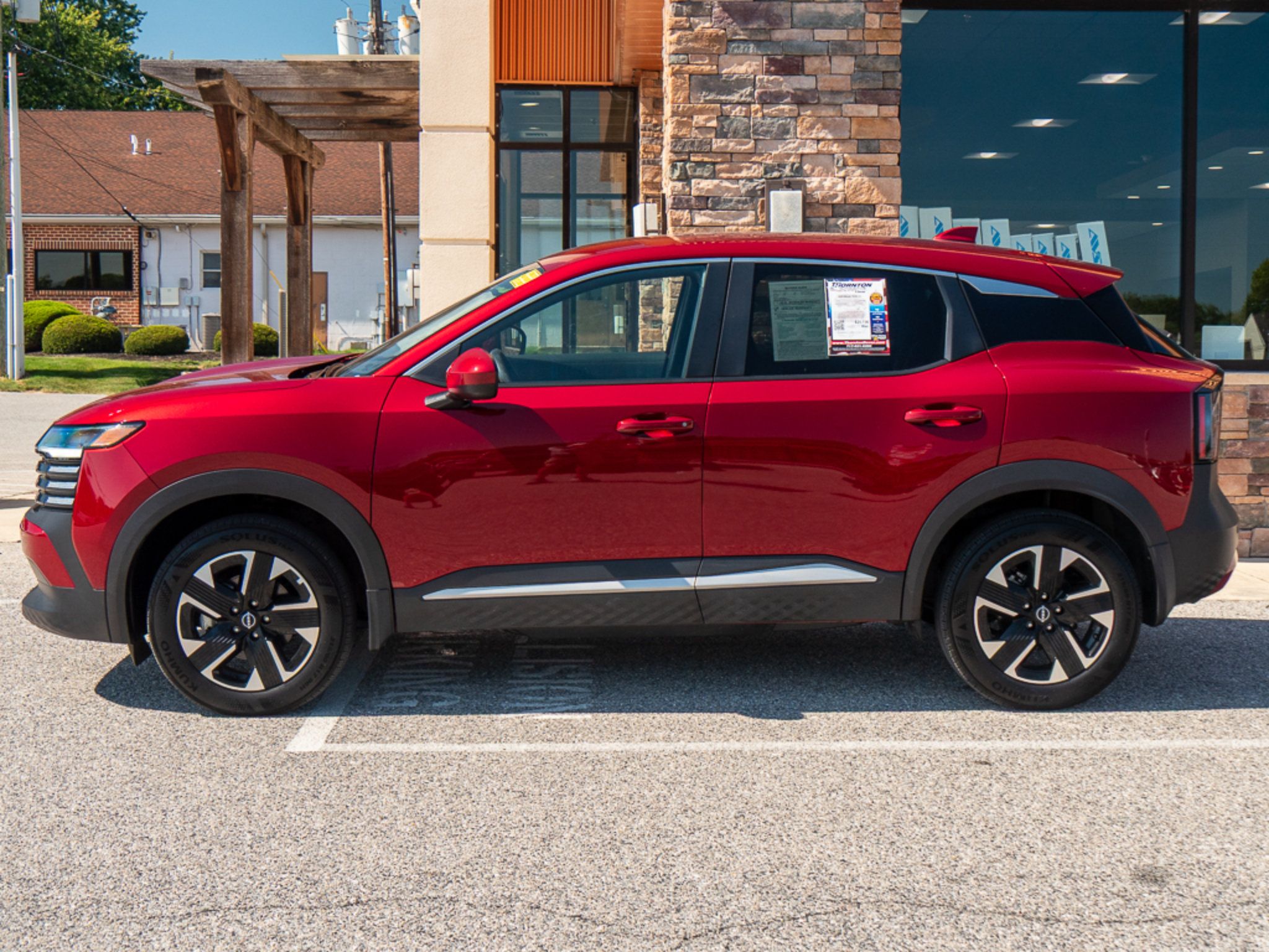 Used 2025 Nissan Kicks SV AWD/4WD image 6
