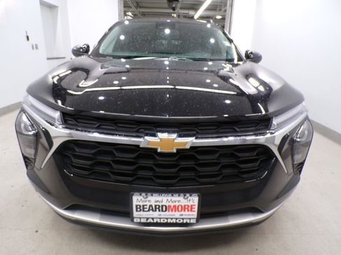 Used 2025 Chevrolet Trax LT w/ Driver Confidence Package image 6