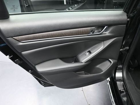 Used 2021 Honda Accord EX-L image 17