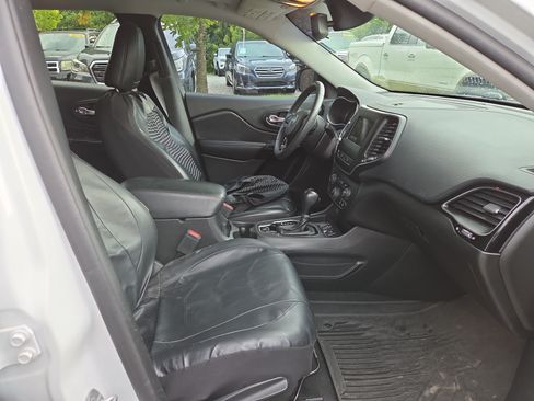 Used 2021 Jeep Cherokee Latitude Plus FWD image 8