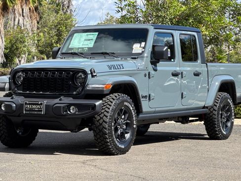 New 2025 Jeep Gladiator Willys image 7
