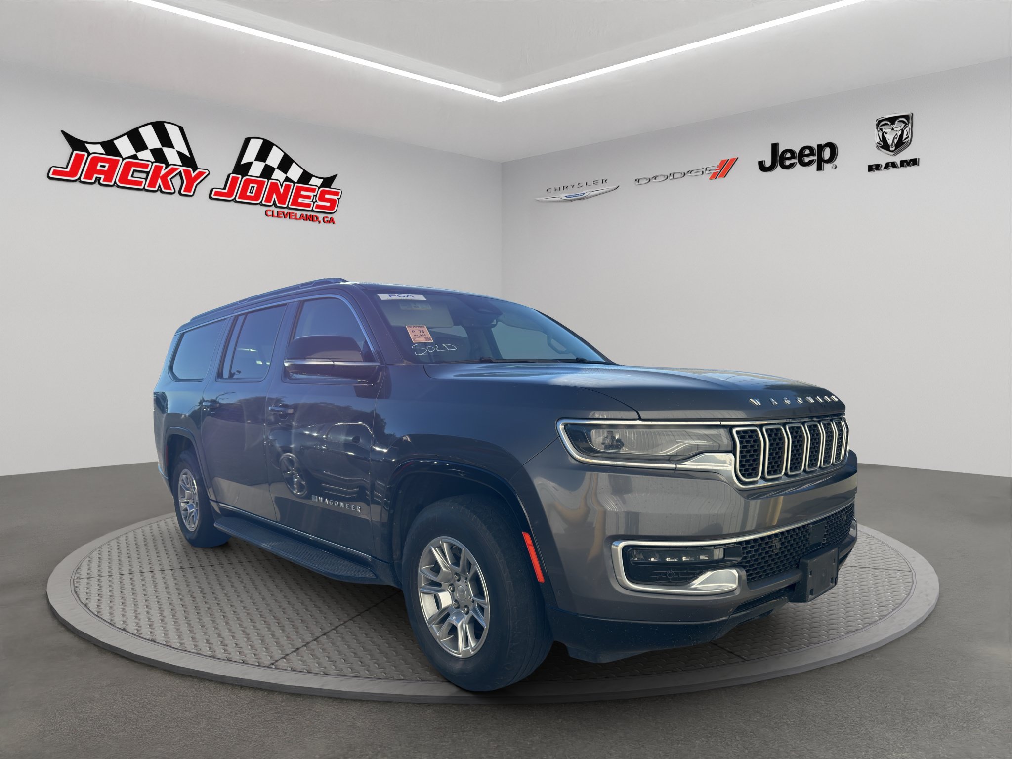 Used 2023 Jeep Wagoneer L 2WD image 8