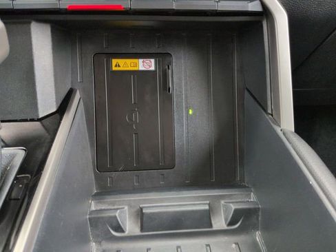 Used 2024 Toyota Tundra Limited image 25