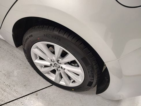 Used 2023 Toyota Corolla SE w/ SE Premium Package image 15