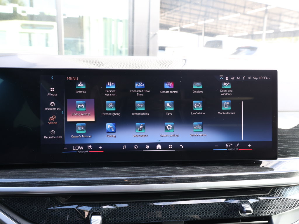 Used 2024 BMW X7 xDrive40i w/ M Sport Package AWD/4WD image 39