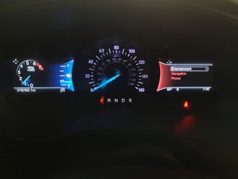 Used 2018 Ford Fusion SE w/ Fusion SE Technology Package FWD image 23
