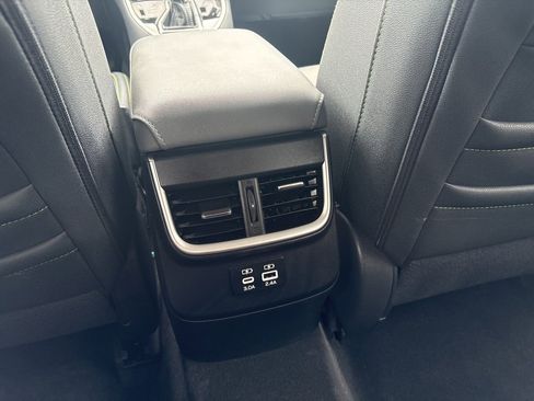 Certified 2025 Subaru Outback Onyx Edition image 24