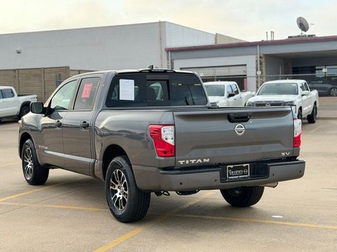 Used 2022 Nissan Titan SV RWD image 7