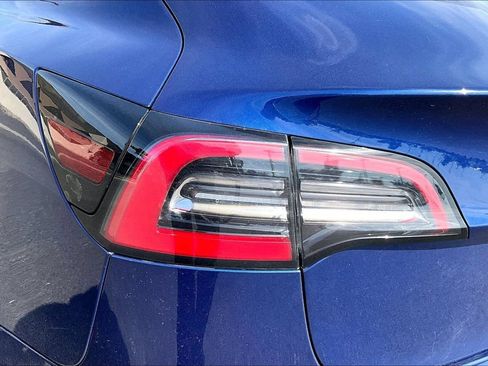 Used 2018 Tesla Model 3 Long Range AWD/4WD image 29