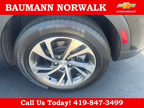 Used 2021 Buick Envision Essence w/ Technology Package I FWD image 9