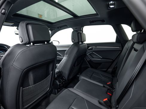 Certified 2025 Audi Q3 2.0T Premium w/ Convenience Package image 22