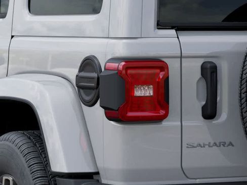 New 2025 Jeep Wrangler Unlimited Sahara w/ Technology Group AWD/4WD image 9