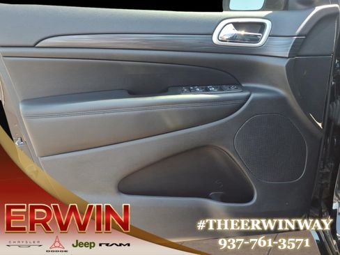 Used 2020 Jeep Grand Cherokee Altitude AWD/4WD image 10